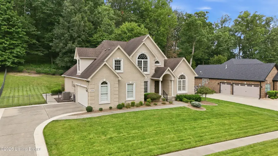 9713 Secretariat Dr, Louisville, KY 40214 - #2