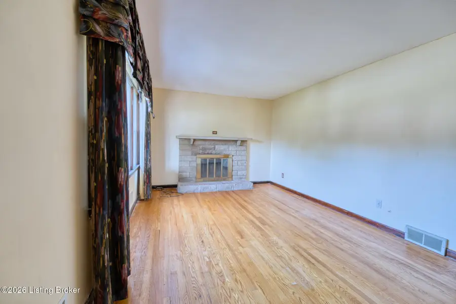 2300 Quinn Dr, Louisville, KY 40216 - #2