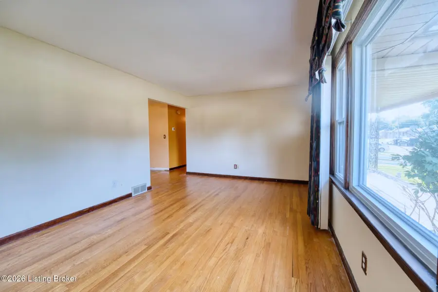 2300 Quinn Dr, Louisville, KY 40216 - #3