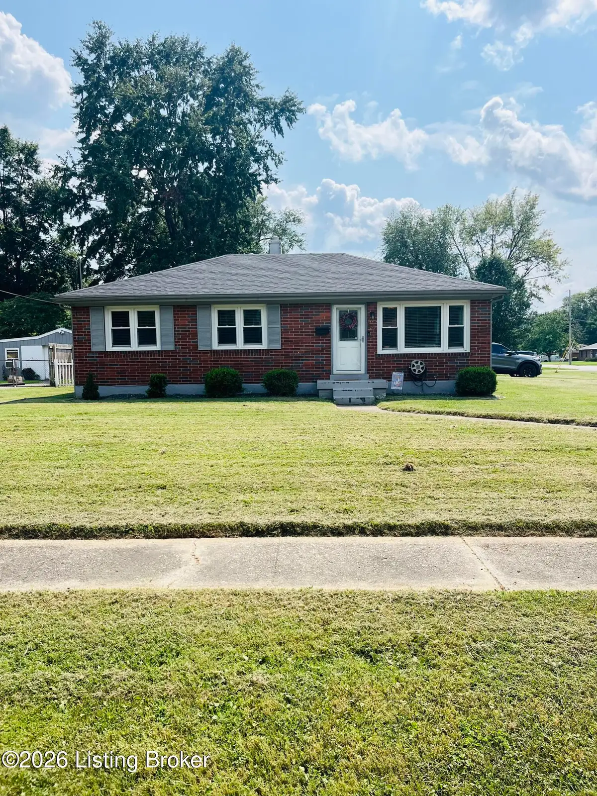 2024 Dixie Garden Dr, Louisville, KY 40272 - #1