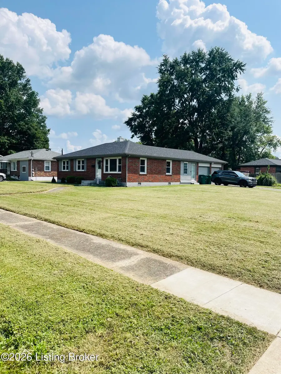 2024 Dixie Garden Dr, Louisville, KY 40272 - #2