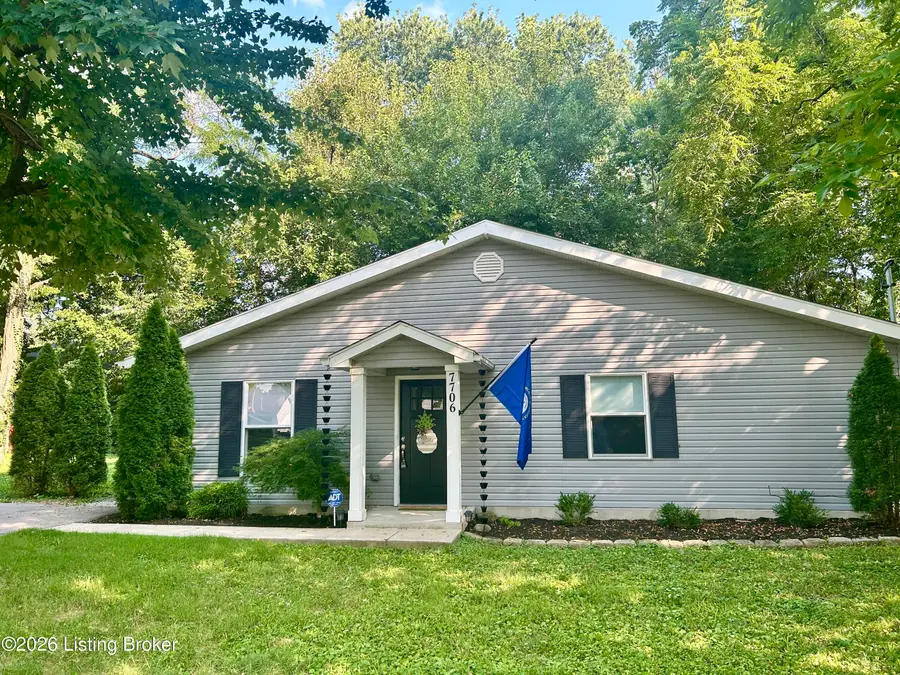 7706 Warwick Ave, Louisville, KY 40222 - #2