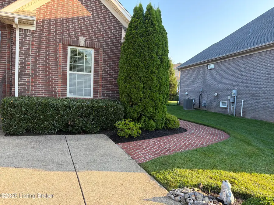 11111 Pebble Creek Dr, Louisville, KY 40241 - #2