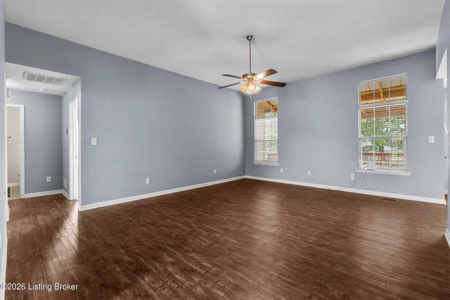 112 Gentry Crossings Blvd, Mount Washington, KY 40047 - #3