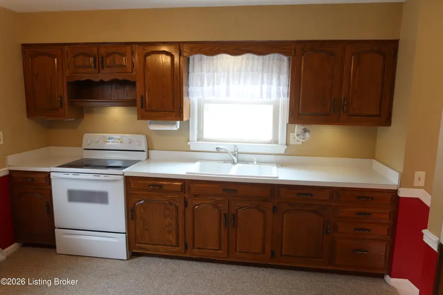 3503 Fernheather Dr, Louisville, KY 40216 - #2