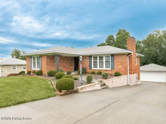 6305 Green Manor Dr, Louisville, KY 40228