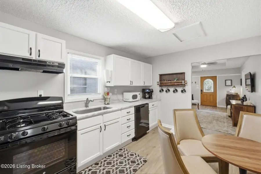 823 Forrest St, Louisville, KY 40217 - #2