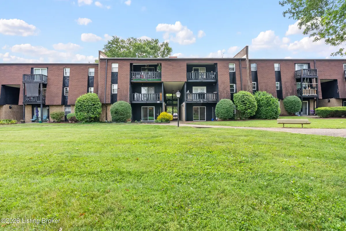 3504 Lodge Ln #APT 131, Louisville, KY 40218 - #1