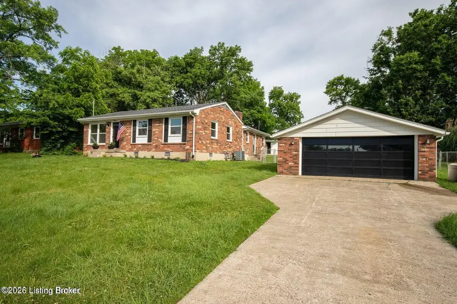 10607 Fairview Ave, Jeffersontown, KY 40299 - #2