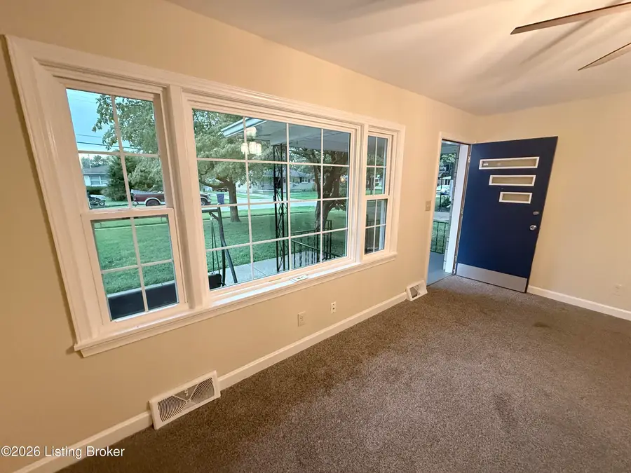 2323 Ecton Ln, Louisville, KY 40216 - #2