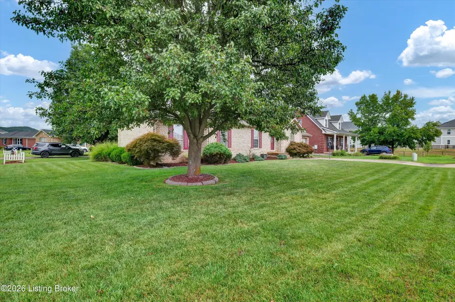 112 Tyler Dr, Shepherdsville, KY 40165 - #2