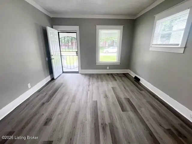 3748 Kahlert Ave, Louisville, KY 40215 - #2