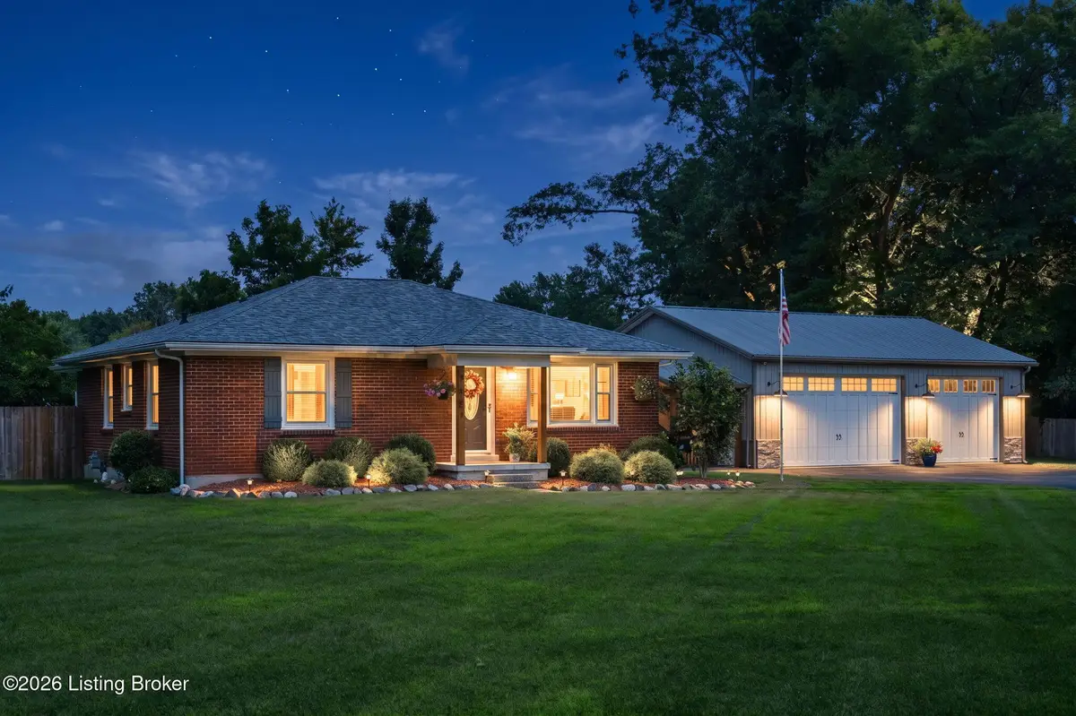 7001 Ridge Farm Ct, Louisville, KY 40291 - #1