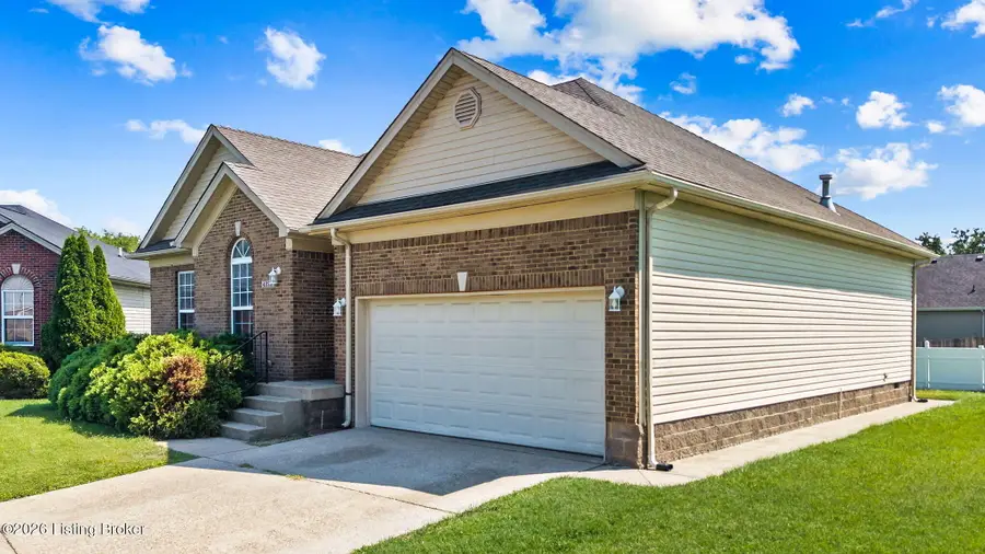 4223 Southern Farm Blvd, Louisville, KY 40216 - #3