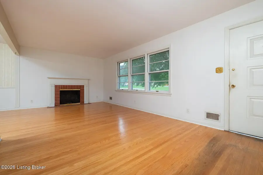 3507 Capri Dr, Louisville, KY 40218 - #2