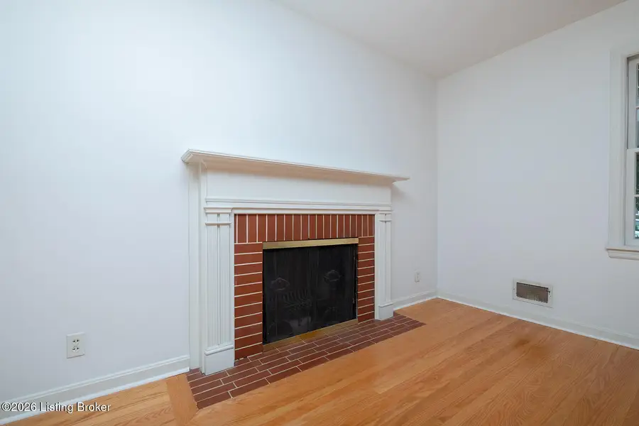 3507 Capri Dr, Louisville, KY 40218 - #3