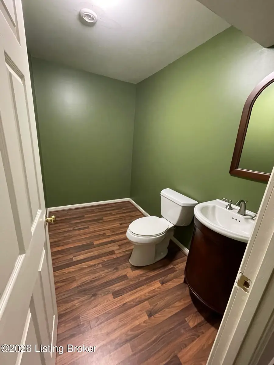 5902 Briscoe Ln, Louisville, KY 40228 - #3