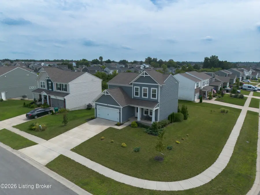 356 Birchwood Dr, Shepherdsville, KY 40165 - #2