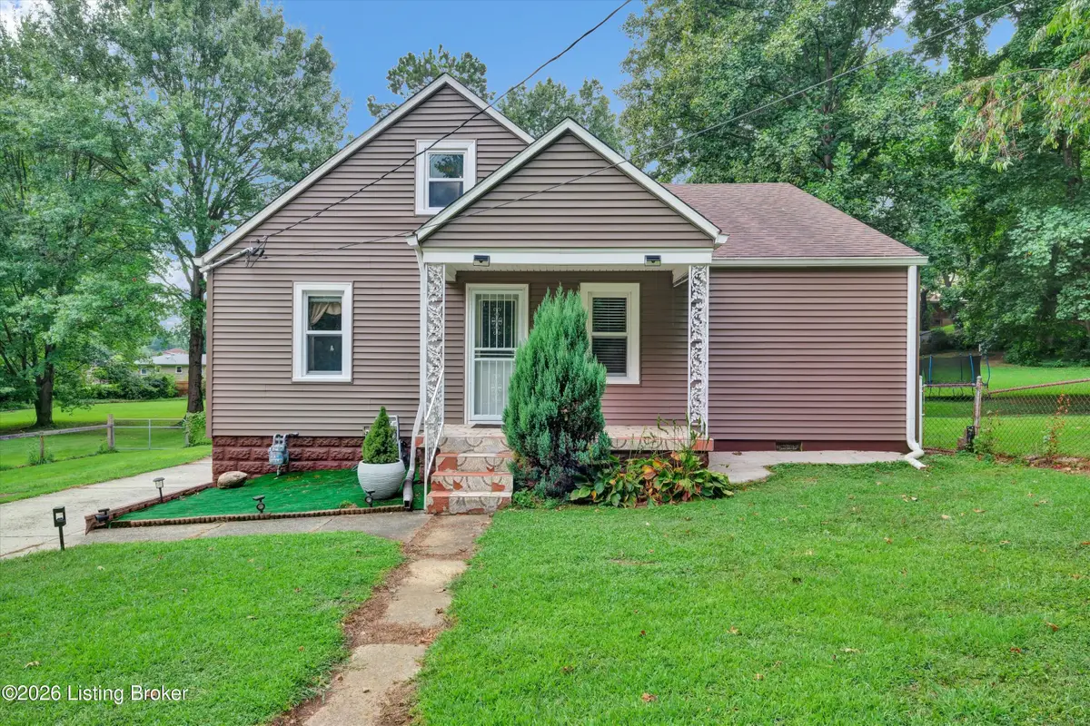 1516 Eskridge Ln, Louisville, KY 40216 - #1