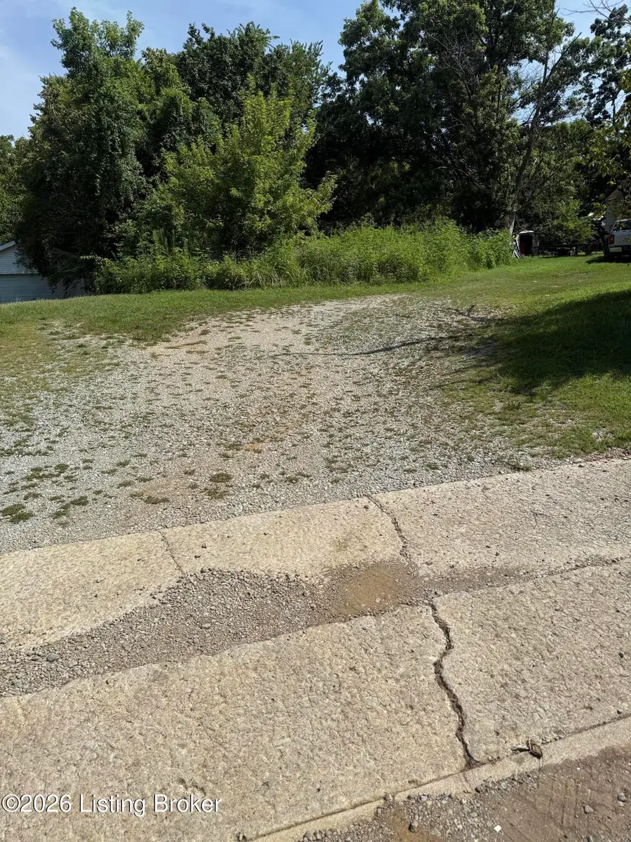 112 E Main St, Fairfield, KY 40020 - #3