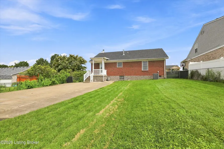 8702 Vision Pl, Louisville, KY 40229 - #2