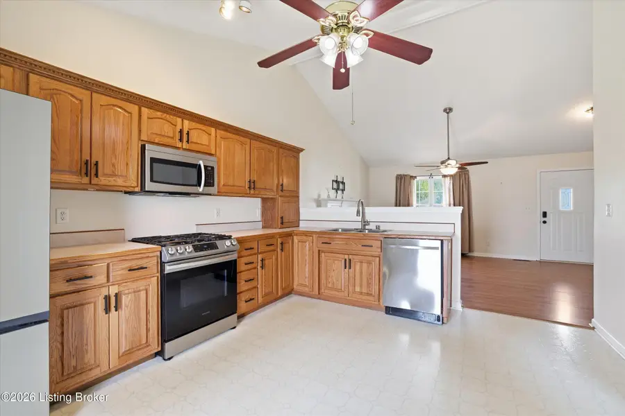 8702 Vision Pl, Louisville, KY 40229 - #3