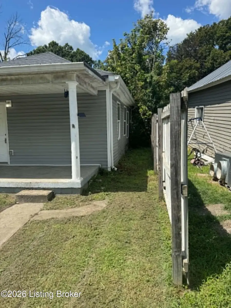 383 Railroad Ave, Lebanon Junction, KY 40150 - #3