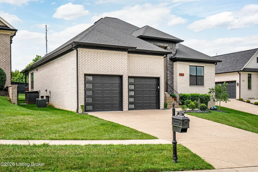 114 Locust Park Pl, Louisville, KY 40245 - #2
