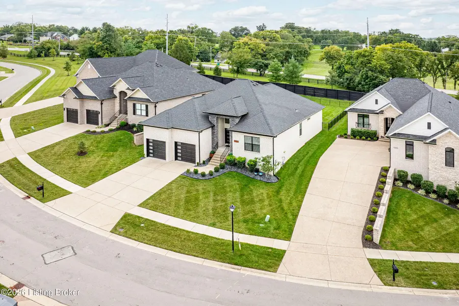 114 Locust Park Pl, Louisville, KY 40245 - #3