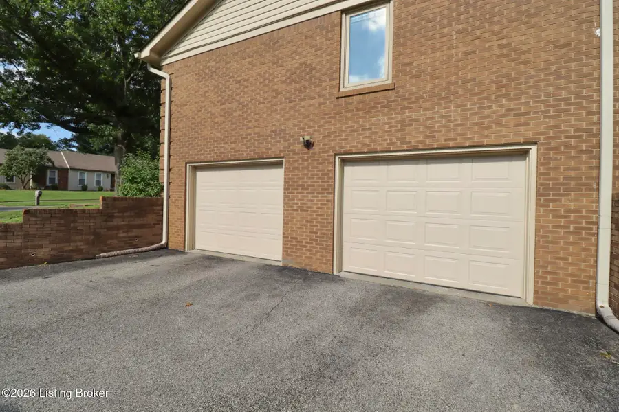 4305 Windy Oaks Rd, Louisville, KY 40241 - #3
