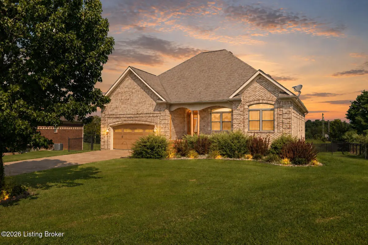 596 Meadowcrest Dr, Mount Washington, KY 40047 - #1