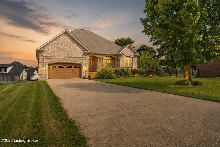 596 Meadowcrest Dr, Mount Washington, KY 40047 - #2
