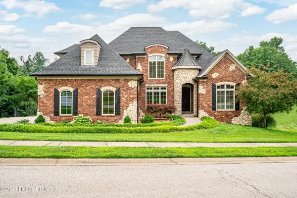3642 Woodland Lakes Dr, Floyds Knobs, IN 47119