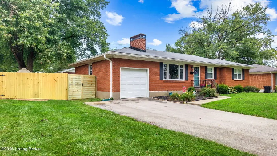 3030 Kaye Lawn Dr, Louisville, KY 40220 - #2