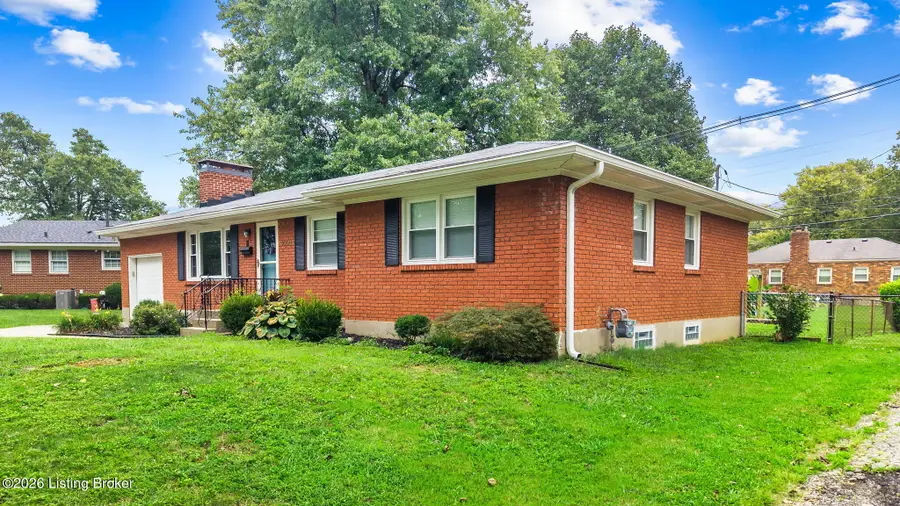3030 Kaye Lawn Dr, Louisville, KY 40220 - #3