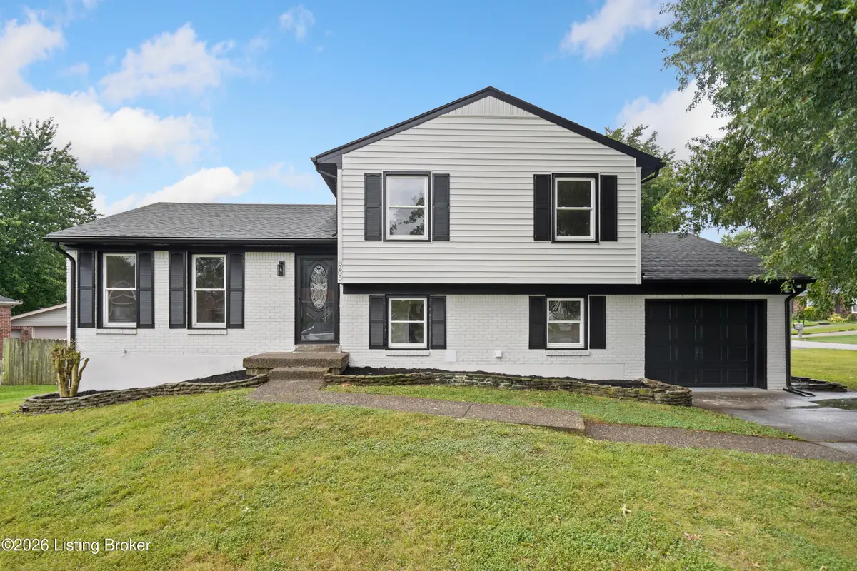 8205 Rochelle Rd, Louisville, KY 40228 - #1