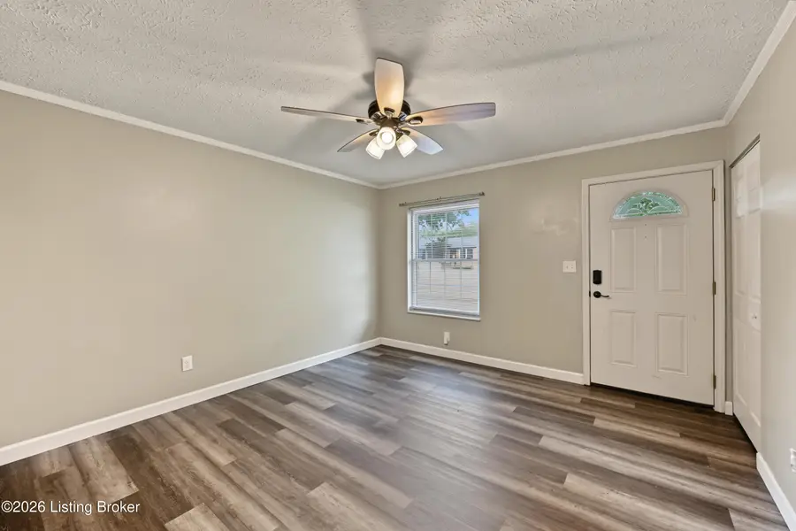 220 Beechland Rd, Louisville, KY 40229 - #2