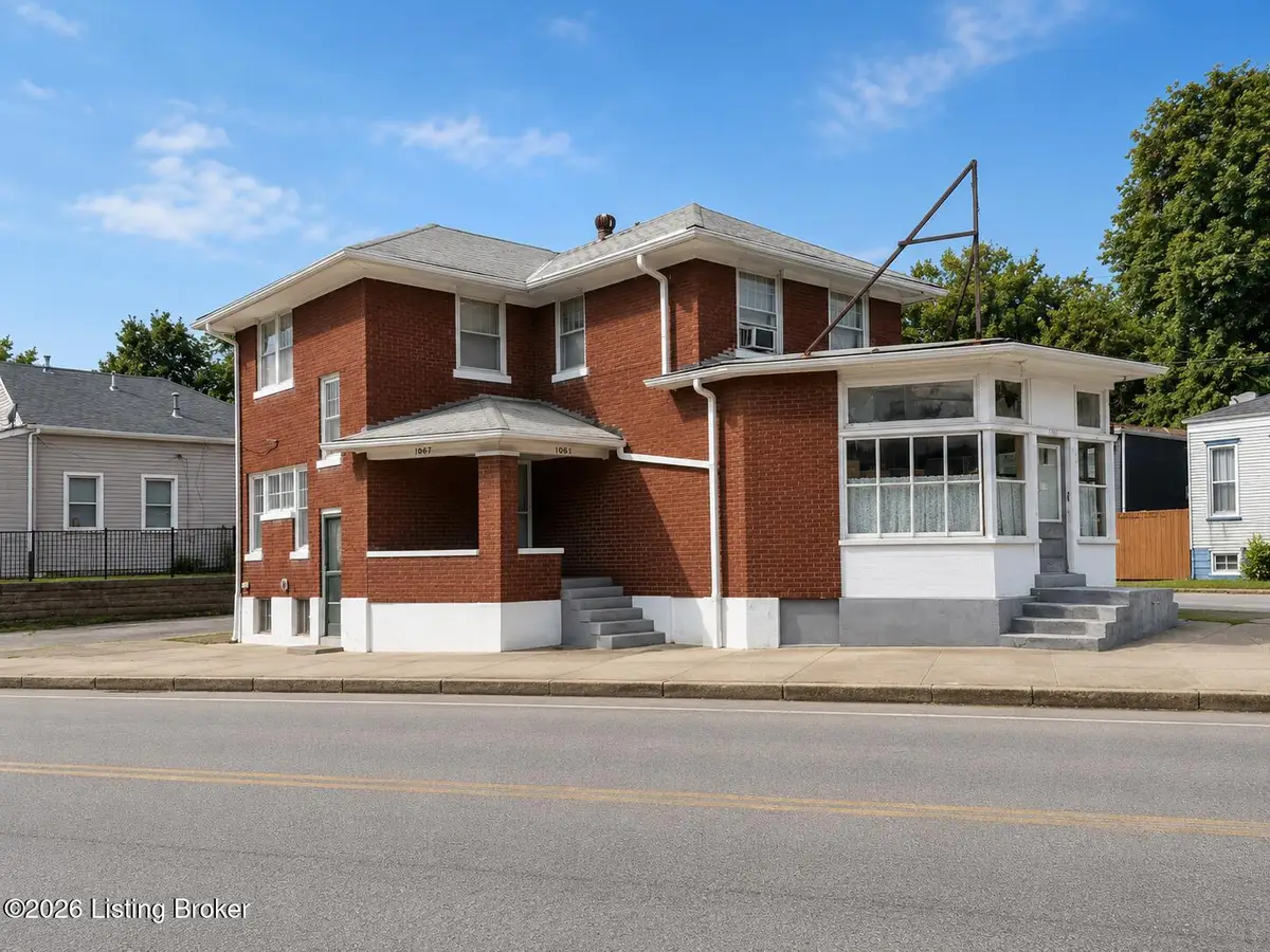1069 E Oak St, Louisville, KY 40204 - #1