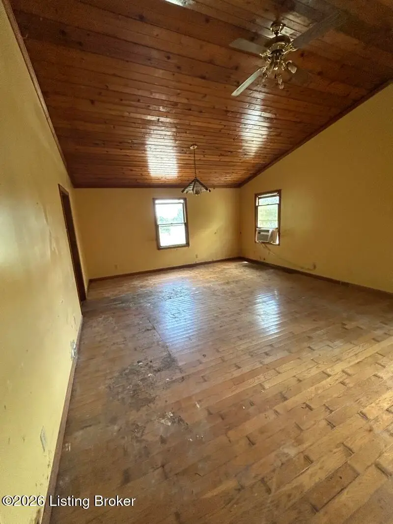 684 Wonderland Cavern Rd, Cecilia, KY 42724 - #2
