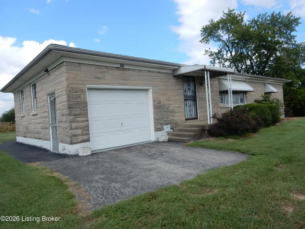 714 Cedar Grove Rd, Shepherdsville, KY 40165 - #1