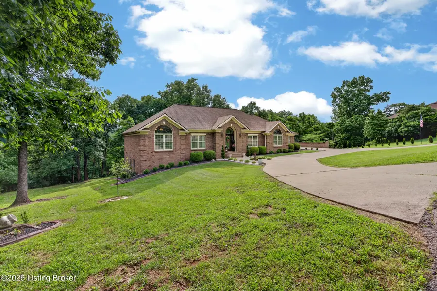 311 Creekwood Dr, Bardstown, KY 40004 - #3