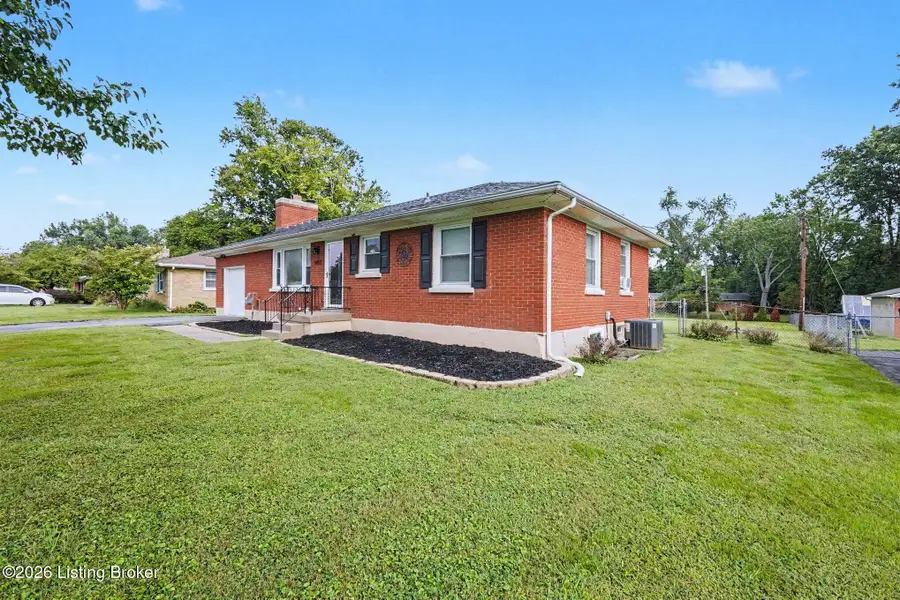 9913 Vega Ln, Louisville, KY 40272 - #3