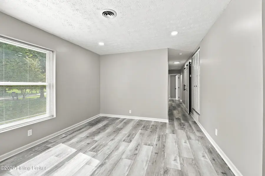 6620 Ashby Ln, Louisville, KY 40272 - #2