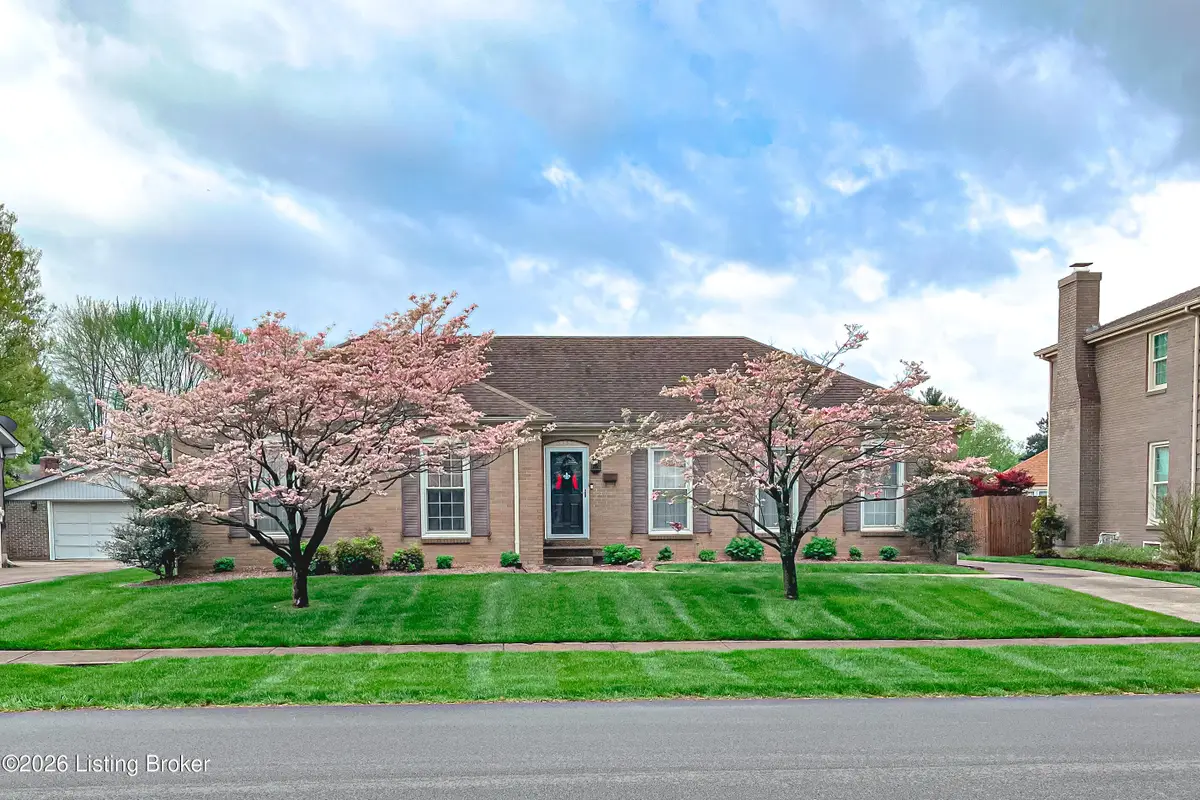 3352 Eastside Dr, Louisville, KY 40220 - #1