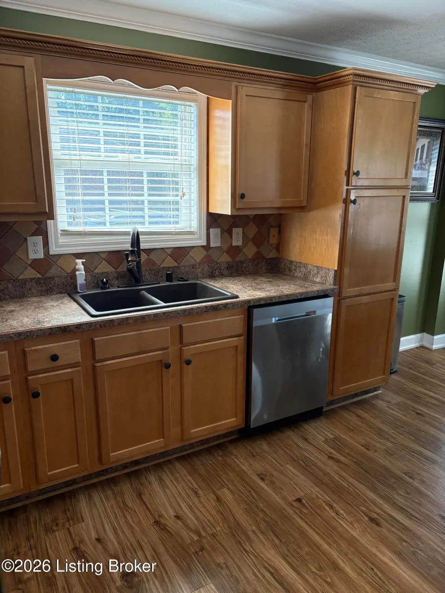 853 Shady Brook Ln, Louisville, KY 40229 - #3