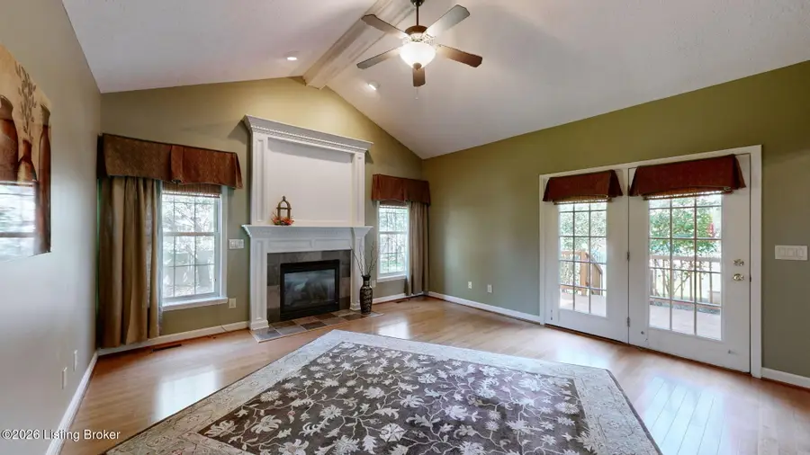 5305 Stonybrook Ct, Jeffersonville, IN 47130 - #2