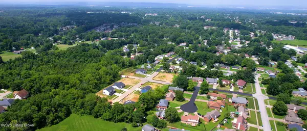 8209 Roseborough Rd, Louisville, KY 40228