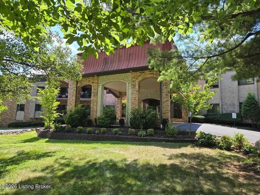 5800 Coach Gate Wynde #APT 295, Louisville, KY 40207 - #2