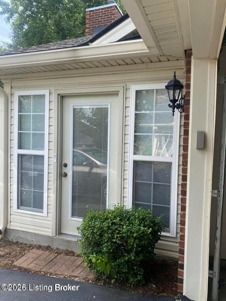 11305 Ridge Lake Dr, Louisville, KY 40272 - #2