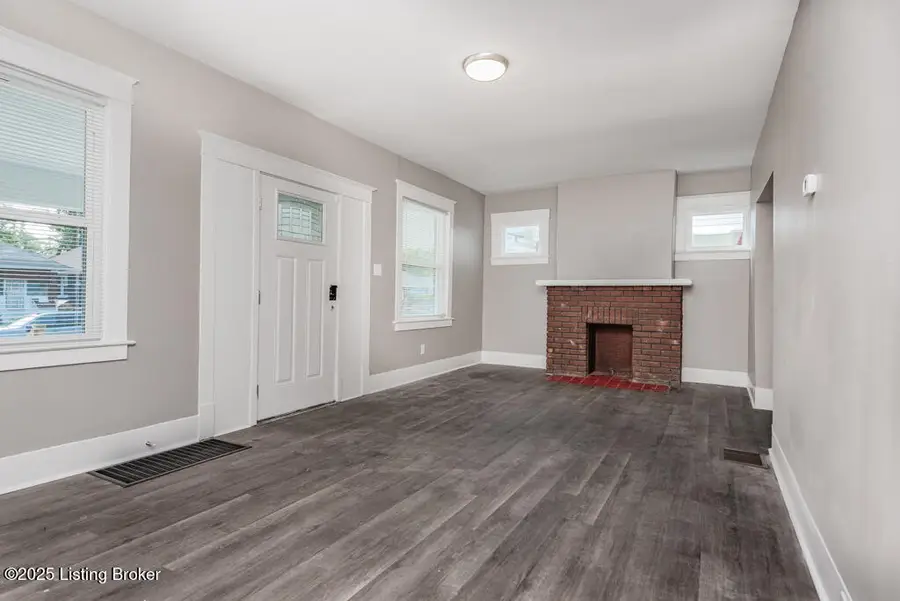 110 S 37th St, Louisville, KY 40212 - #2